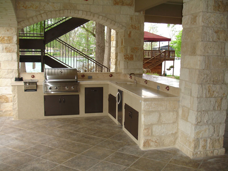 Michigan outdoor kitchen